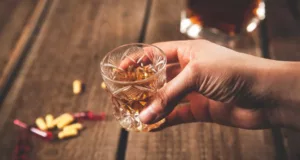 Antibiotique et alcool : Pourquoi est-ce un cocktail à éviter ?