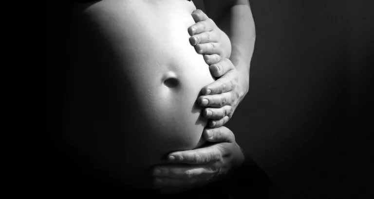 Endométriose et grossesse : Tout savoir avant de se lancer